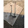 Image 1 : Garden fork and garden hoe