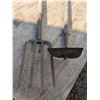 Image 2 : Garden fork and garden hoe