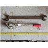 Image 1 : Large wrench and winch
