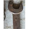Image 2 : Large wrench and winch
