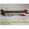 Image 3 : Large wrench and winch