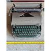 Image 2 : Vintage remington type writer