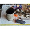 Image 2 : Tools/ hardware- clamps, saw blades