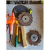 Image 4 : Tools and hardware, sander, double piston sander