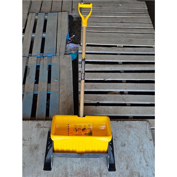 Salt and sand spreader