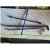 Image 1 : Pry bars and tire iron