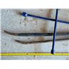 Image 3 : Pry bars and tire iron