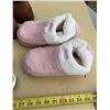 Image 6 : Lot of Men and Women Shoes/Footwear of Different Sizes.