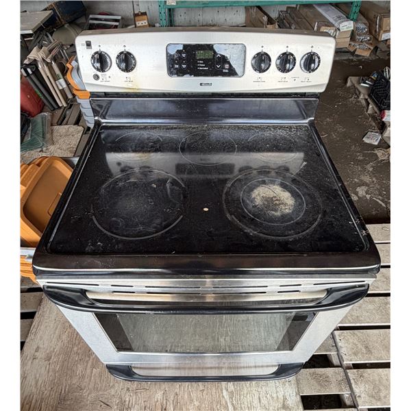 Kenmore Black Glass Cooktop. (Cooktop Working and Bottom Oven Not Working/Not Confirmed)