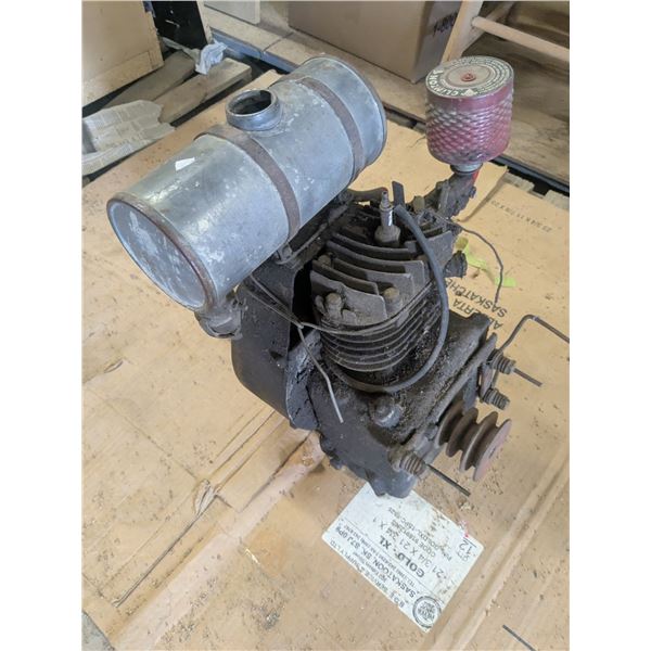 Vintage small engine, no compression, *parts or repair*