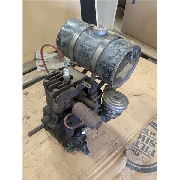 Vintage small engine, Briggs and stratton, low compression