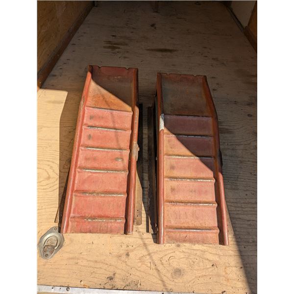 Reinforced steel car ramps
