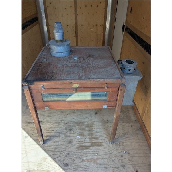 *Vintage "Imperial" egg incubator, *COMPLETE* with heating lamp and extras,