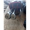 Image 2 : 2 golf bags with clubs