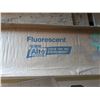 Image 3 : Fluorescent bulbs and two fixtures. 48"