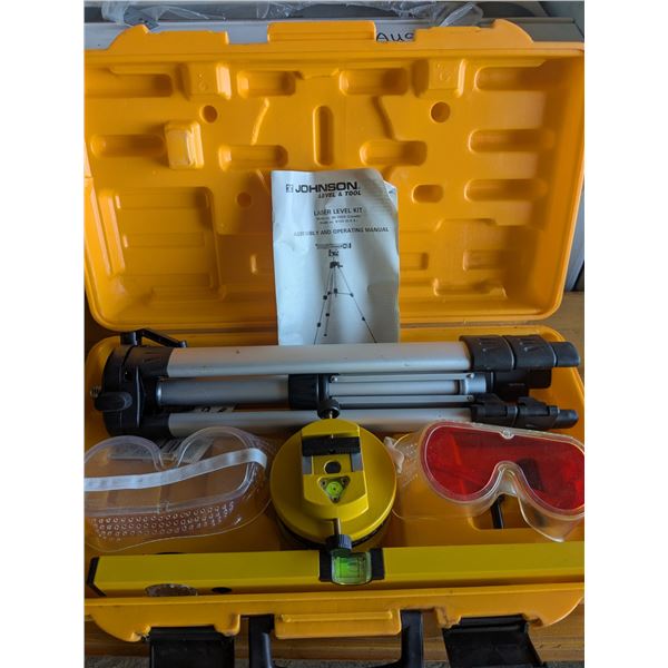 Laser level kit, in plastic case