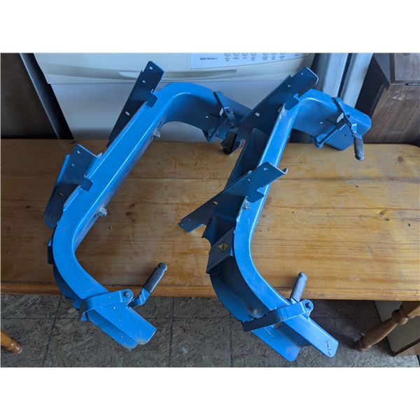 Scaffolding platform brackets