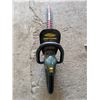 Image 1 : Yardworks 18" electric hedge trimmers
