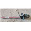 Image 2 : Yardworks 18" electric hedge trimmers