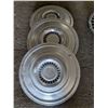 Image 3 : 6 hubcaps, 2 different models, *see images for damages*