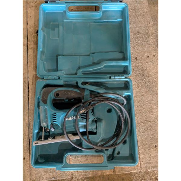 Makita jigsaw with plastic case