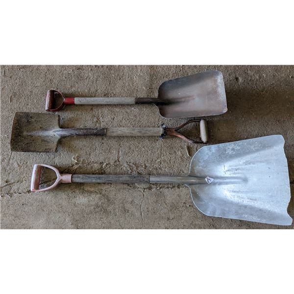 Grain scoop, 10" scoop, square end spade