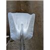 Image 2 : Grain scoop, 10" scoop, square end spade