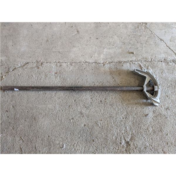 "Rigid" pipe/conduit bender