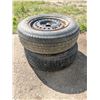 Image 1 : 2- 14" rims, 5 bolt, mismatched tires