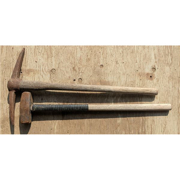Pick axe with 10lb sledge, 36" handles