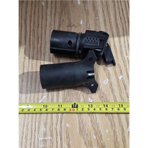 Trailer light connectors