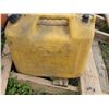 Image 3 : 2 diesel cans