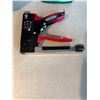 Image 1 : Craftsman stapler