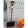 Image 1 : TERA GEAR snow shovel 18 inch