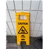 Image 1 : Wet floor sign
