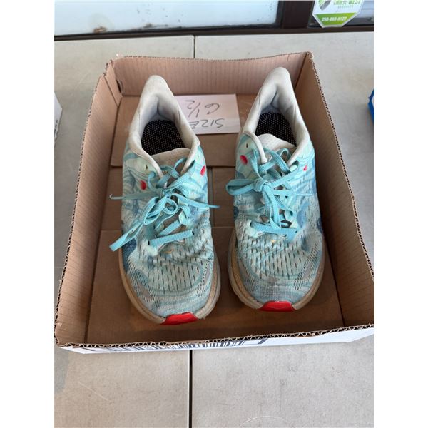 Shoes size 6.5