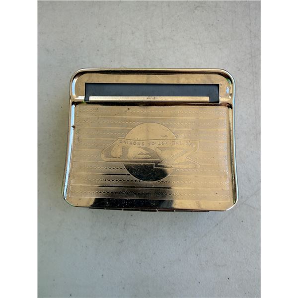 Cigarette roller