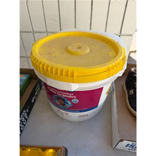 Chlorine granules