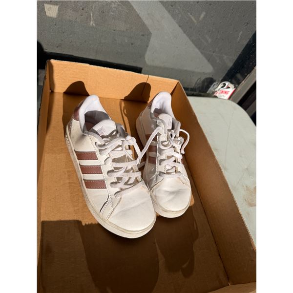 Adidas shoes size 2 1/2