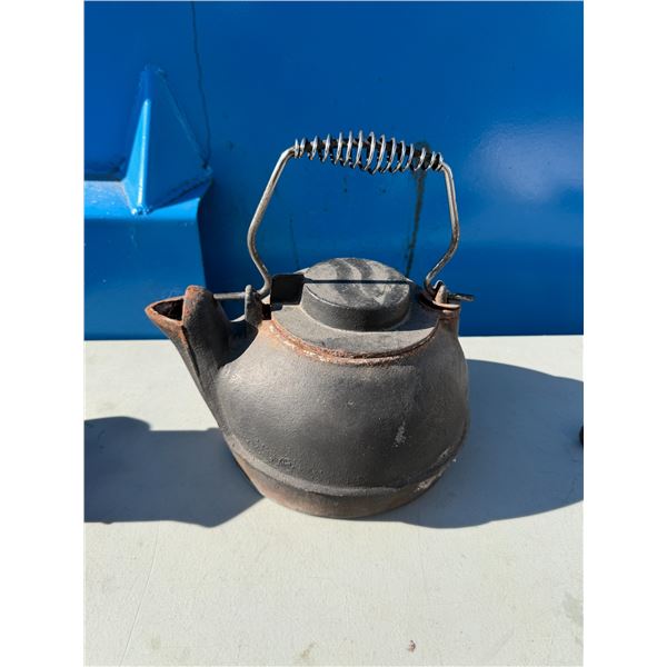 Cast iron Kettle