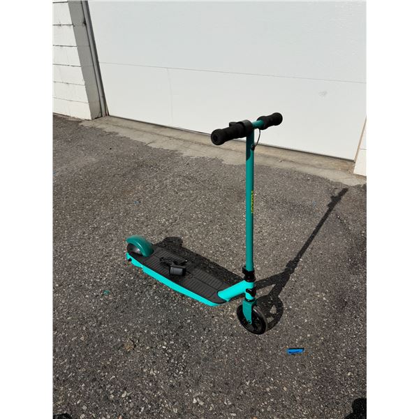 Razor XLR90 Electric Scooter with Charger New