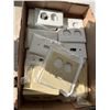 Image 1 : Electrical plates