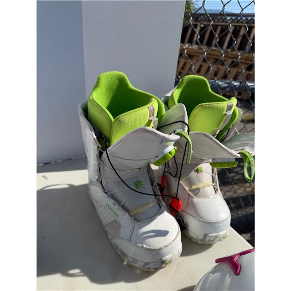 Snowboard boots size 7