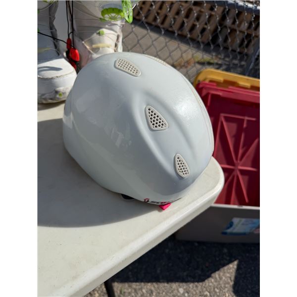 Snowboard helmet size extra small