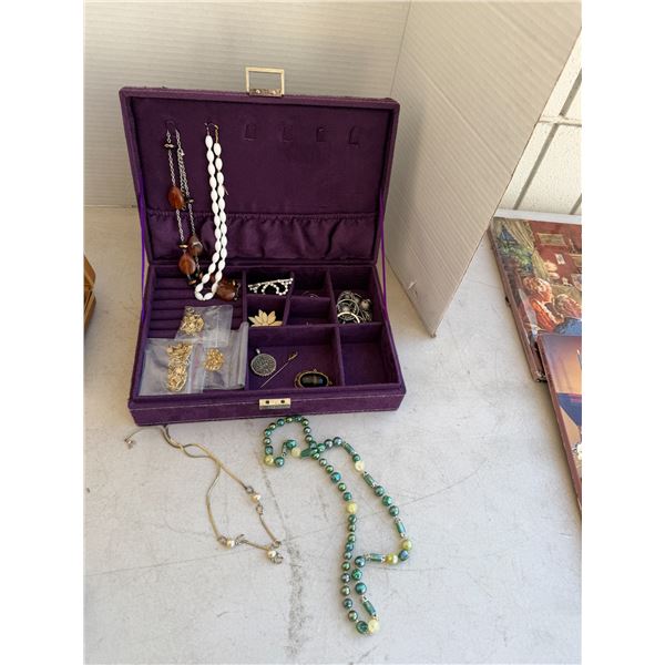 Jewelry box and content