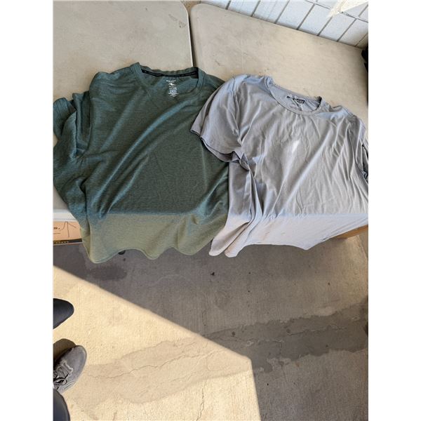 T-shirts size 2 XL