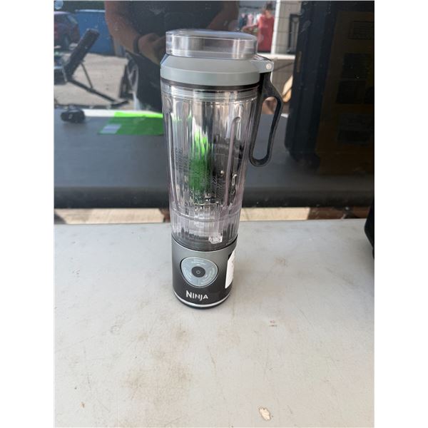 Ninja Blast Portable Cordless Blender New w/ Charger