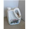 Image 1 : Outboard motor oil
