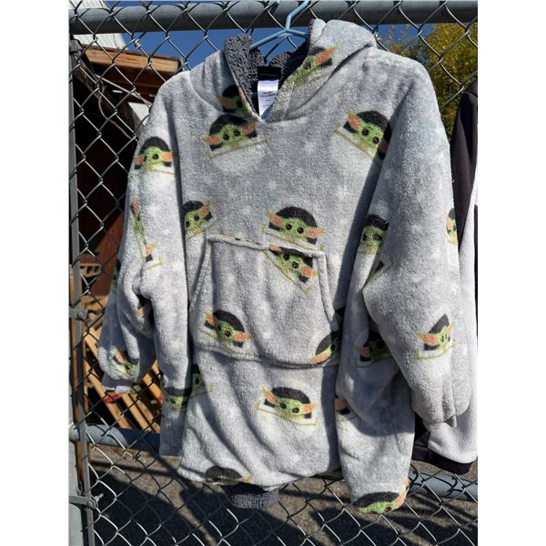One size Star Wars hoodie