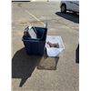 Image 1 : Bins with cushion